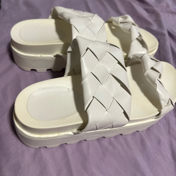 White platform sandals - Picture 2 of 4